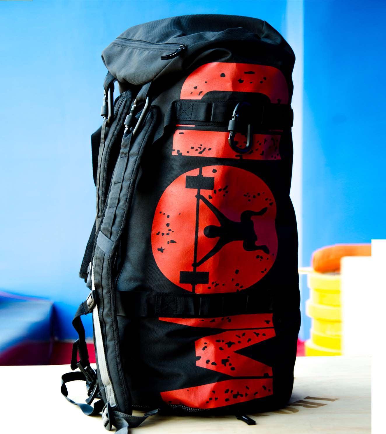 Armour Gym and Travel Bag with carabiner - Image 7